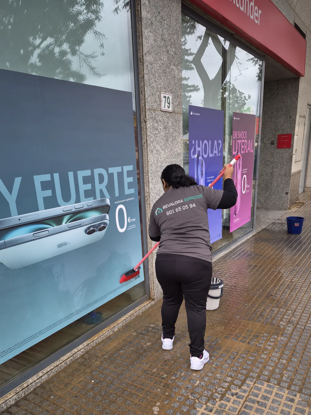 Limpieza de cristales y escaparates en Málaga · imagen 2