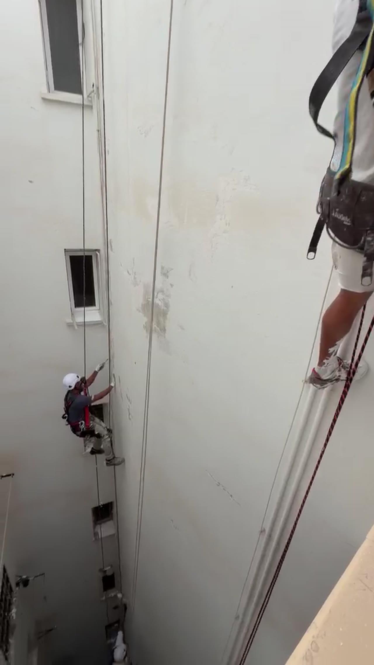 Trabajos verticales en patio interior en Málaga